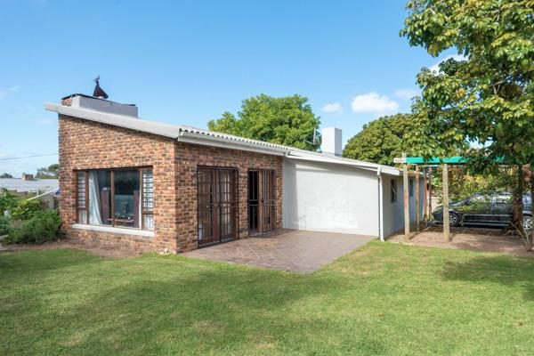 5 Bedroom Property for Sale in Denneoord Western Cape